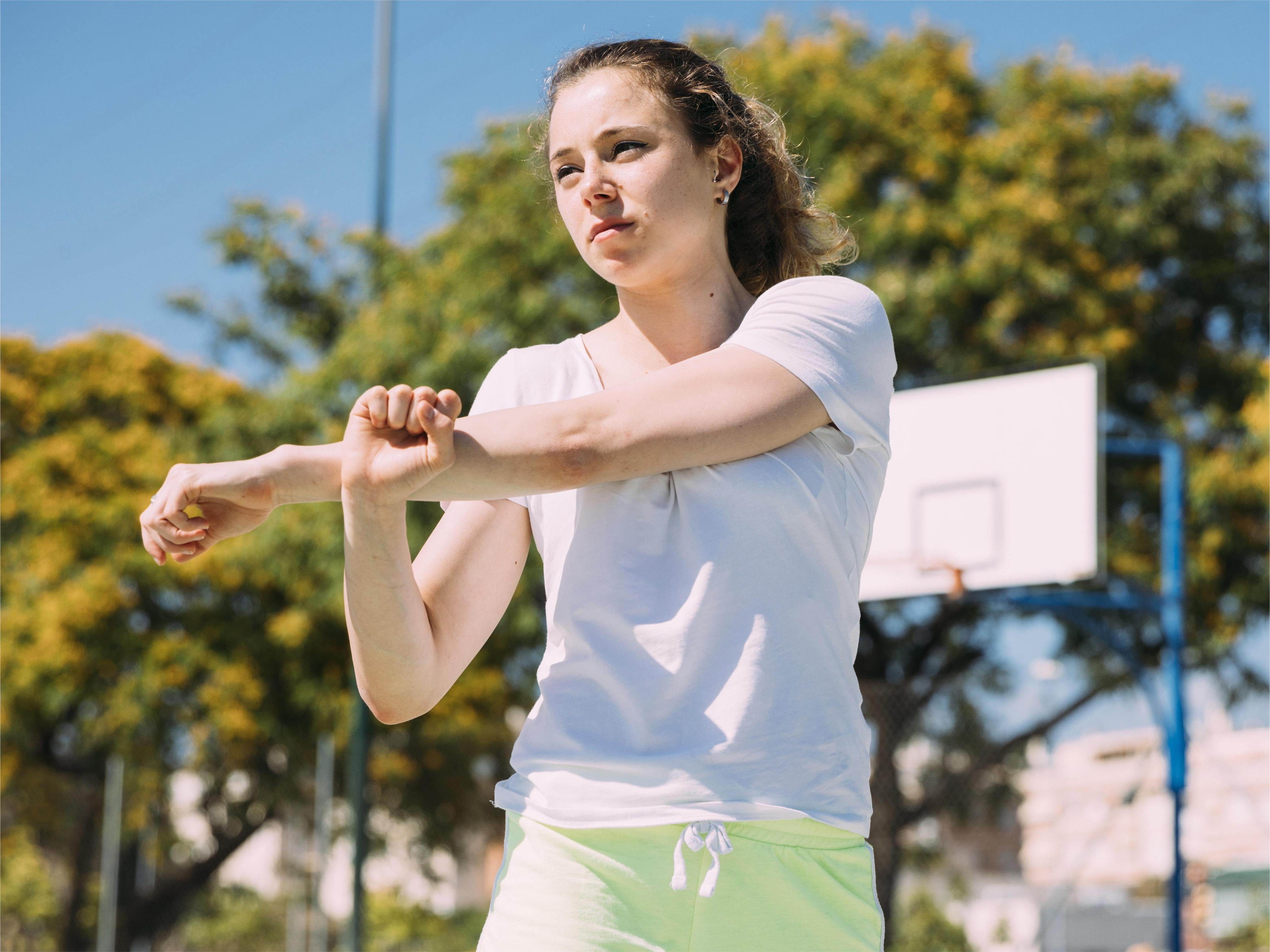 How to Deal With Pickleball Elbow: Causes, Prevention & Recovery
